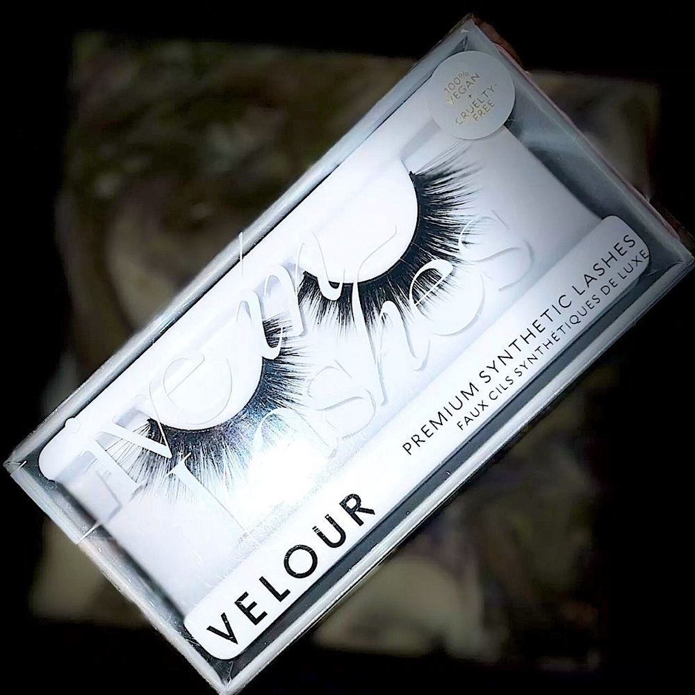 Velour Lashes • Fluff N Whispy • NIB
